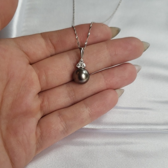 Tahitian Pearl and Diamond Pendant with White Gold
